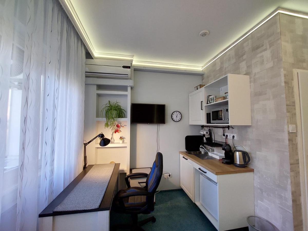 Summer House Emeleti Szoba Debrecen Luaran gambar